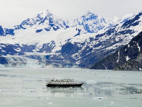 Glacier Bay Lodge Gustavus Bagian luar foto